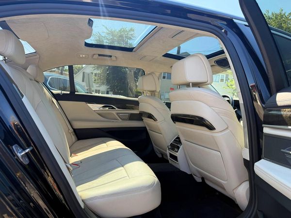 2018 BMW 750 xDrive