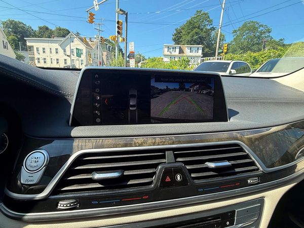 2018 BMW 750 xDrive