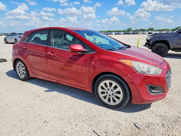 2016 HYUNDAI ELANTRA — Passenger 3/4