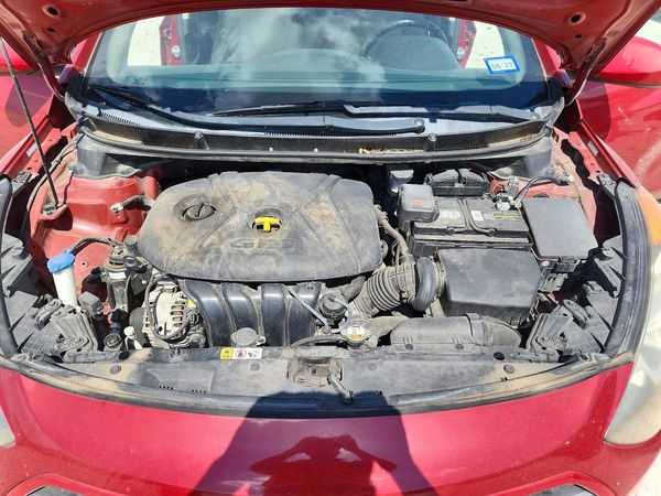 2016 HYUNDAI ELANTRA — Engine bay