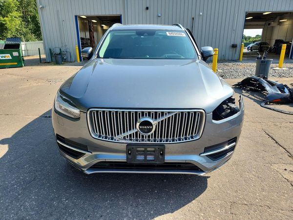 2019 VOLVO XC90
