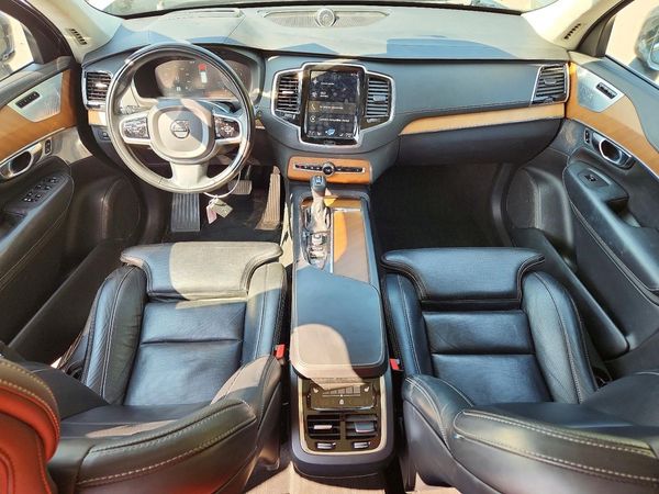 2019 VOLVO XC90