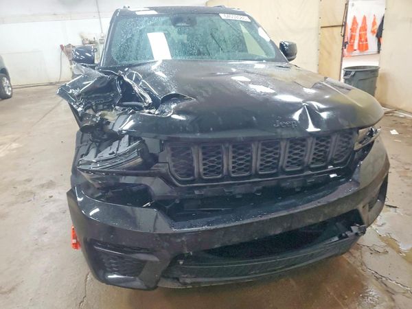 2025 JEEP GRAND CHEROKEE