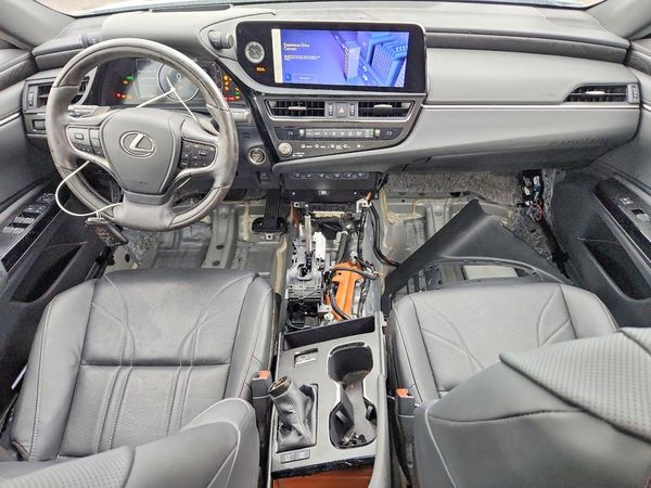 2023 LEXUS ES 300H