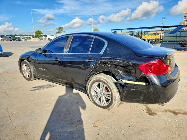 2015 INFINITI Q40
