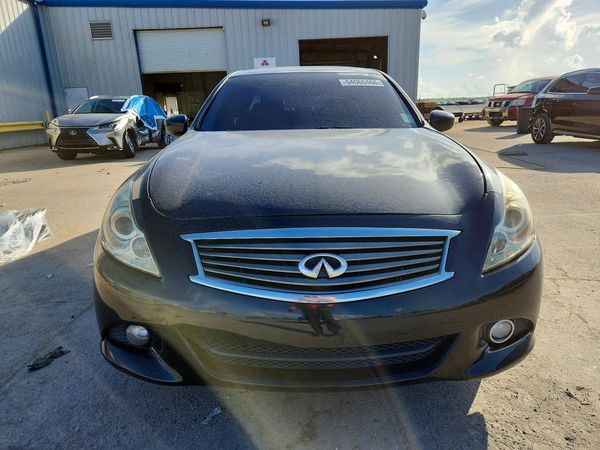2015 INFINITI Q40