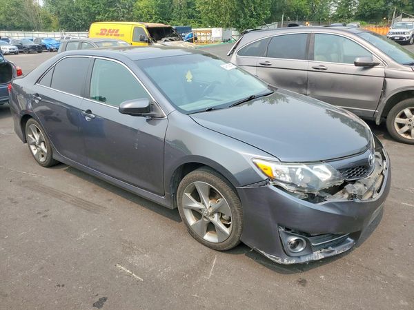 2012 TOYOTA CAMRY — Passenger 3/4