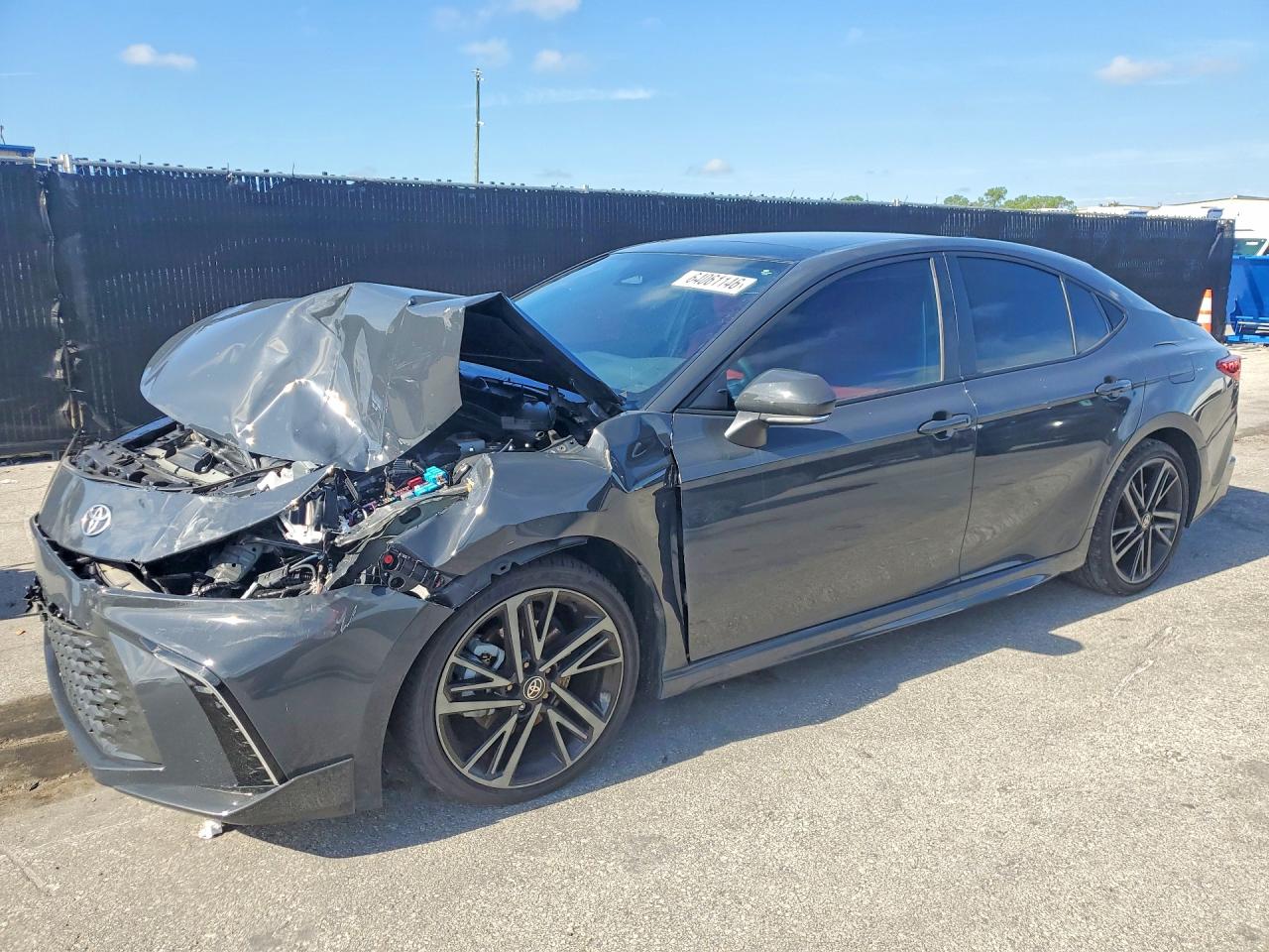 2025 TOYOTA CAMRY — Front 3/4