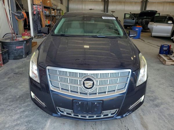 2013 CADILLAC XTS Platinum Collection