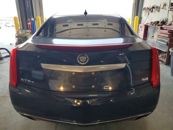 2013 CADILLAC XTS Platinum Collection
