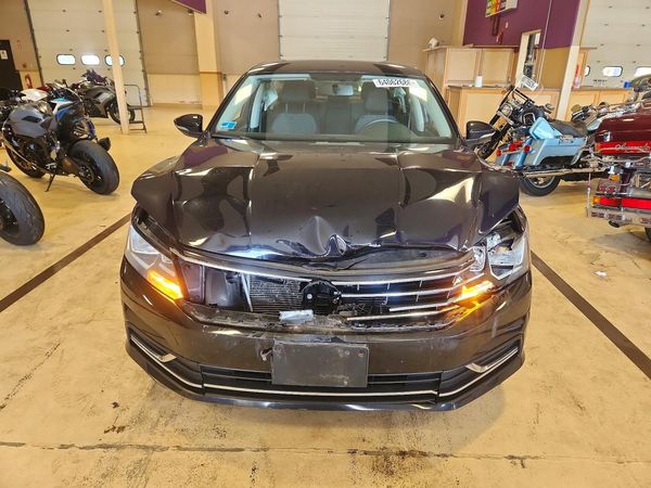 2018 VOLKSWAGEN PASSAT