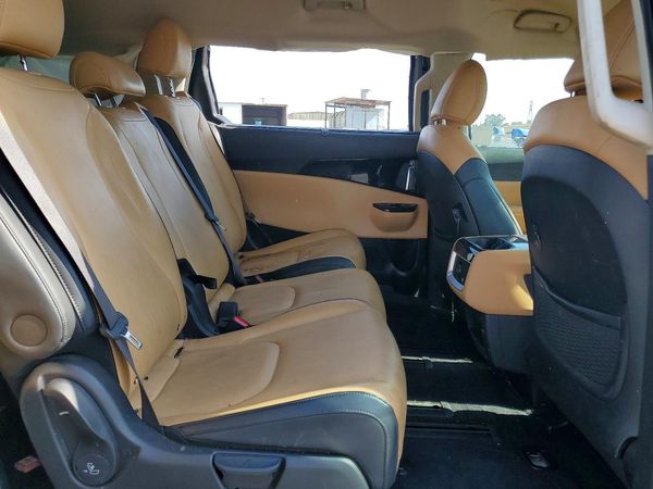 2024 KIA CARNIVAL EX