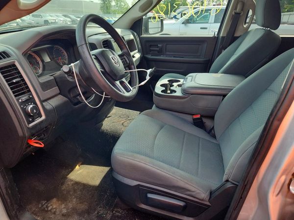 2016 RAM 1500 ST QUAD CAB 4X4