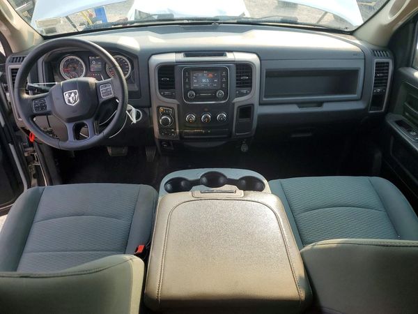 2016 RAM 1500 ST QUAD CAB 4X4