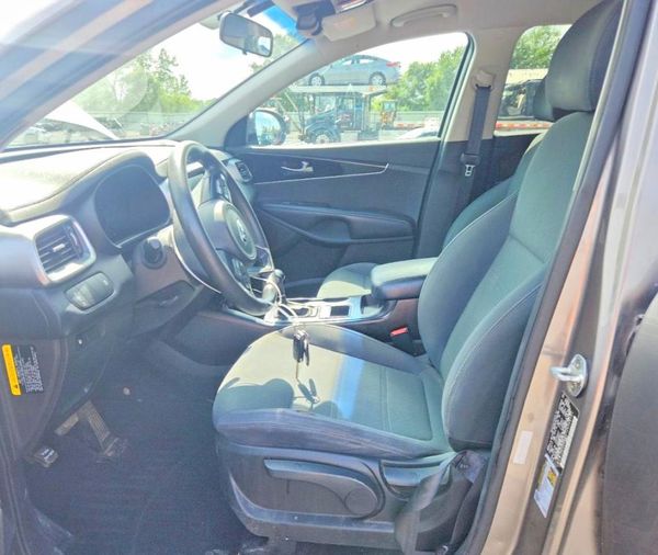 2018 KIA SORENTO L, LX