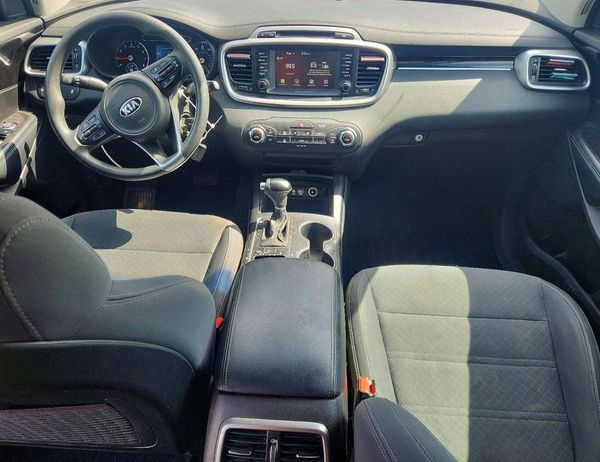 2018 KIA SORENTO L, LX