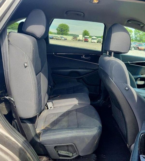 2018 KIA SORENTO L, LX