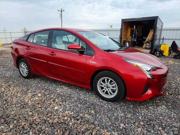 2017 TOYOTA PRIUS