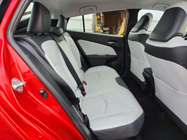 2017 TOYOTA PRIUS