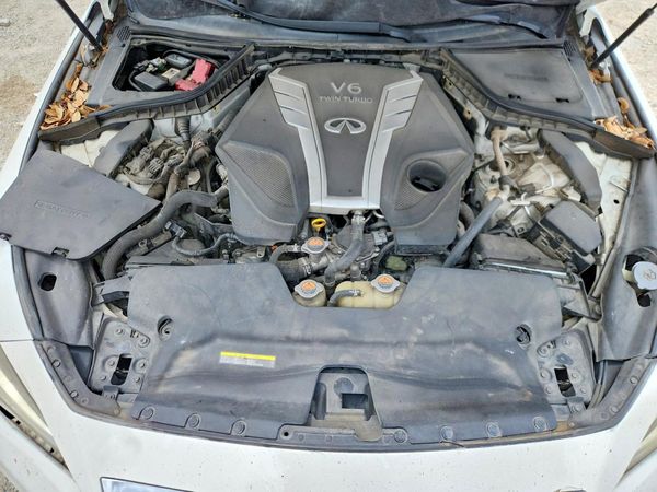 2018 INFINITI Q50 — Engine bay