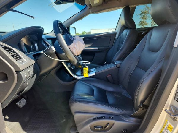 2016 VOLVO XC60