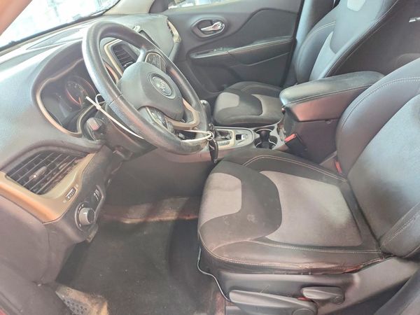 2015 JEEP CHEROKEE SPORT 4X4
