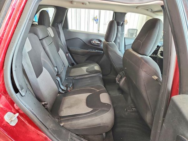 2015 JEEP CHEROKEE SPORT 4X4