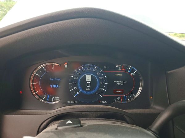 2018 CADILLAC ESCALADE Luxury