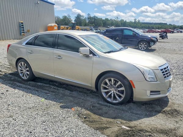 2015 CADILLAC XTS Luxury