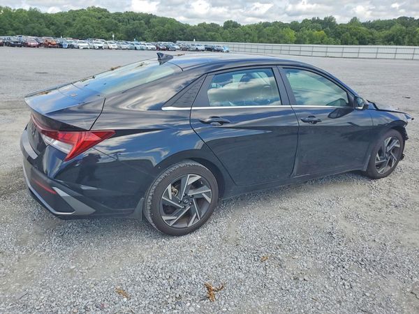 2024 HYUNDAI ELANTRA SEL w/ Convenience Pkg