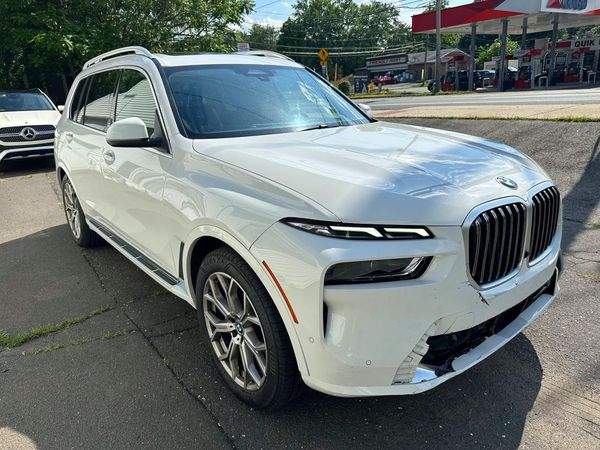 2025 BMW X7 xDrive40i