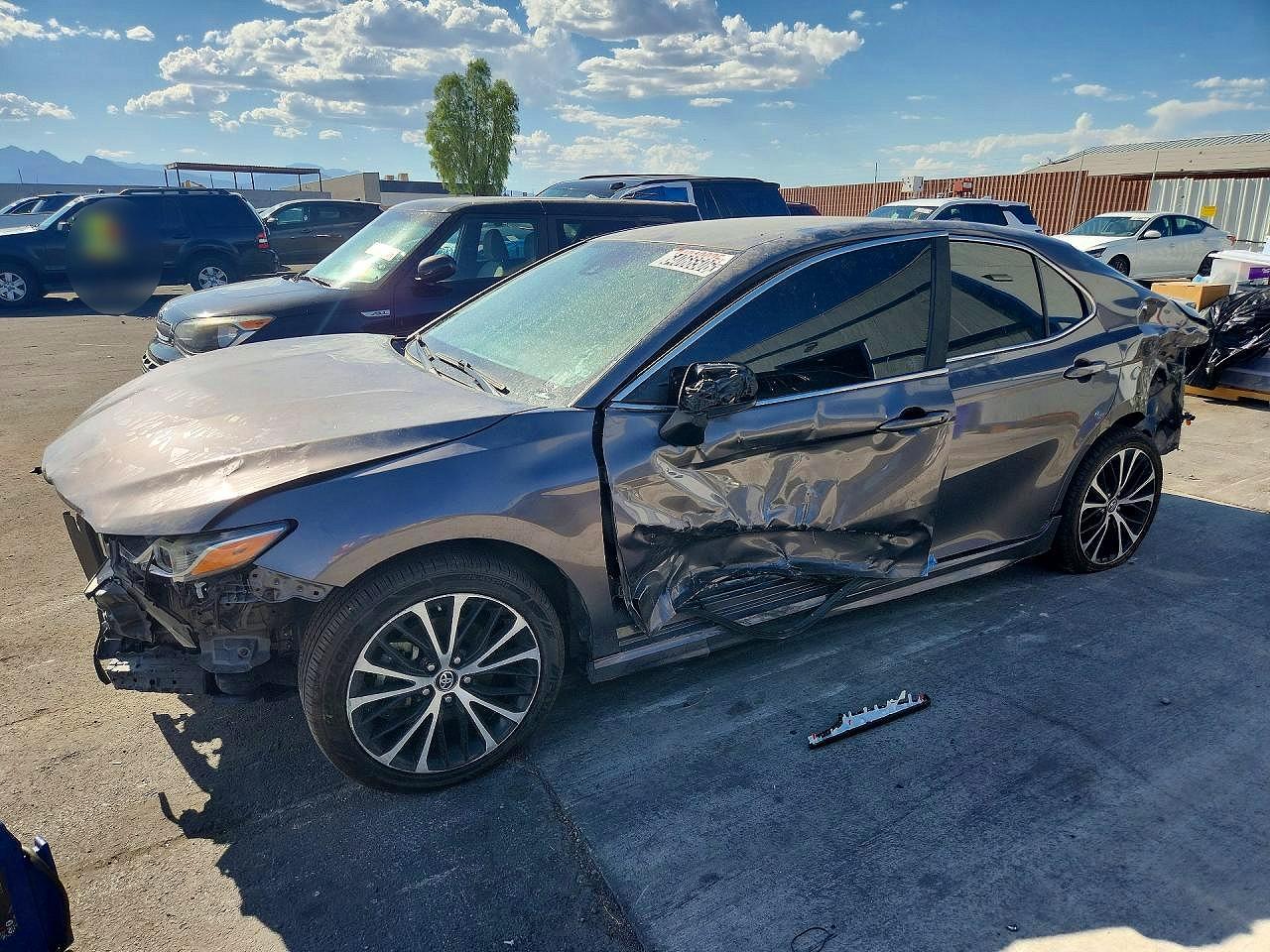 2019 TOYOTA CAMRY L/LE/SE/XLE — Front 3/4