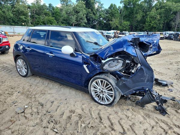 2017 MINI COOPER — Passenger 3/4