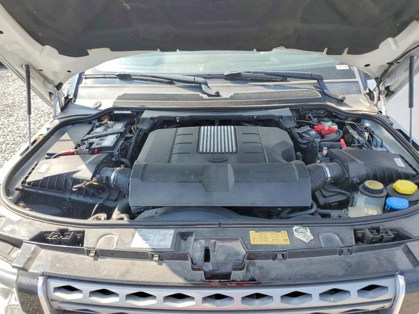 2016 LAND ROVER LR4 HSE — Engine bay