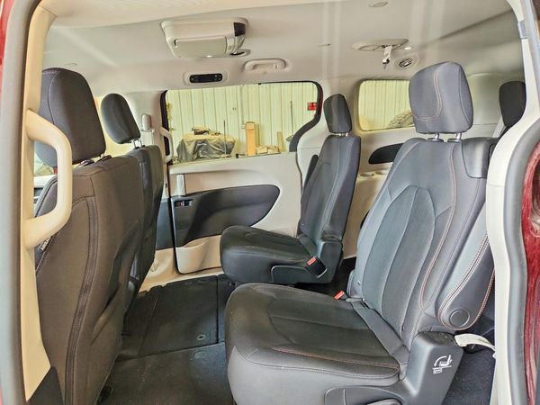 2019 CHRYSLER PACIFICA Touring Plus