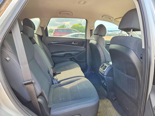 2018 KIA SORENTO L, LX