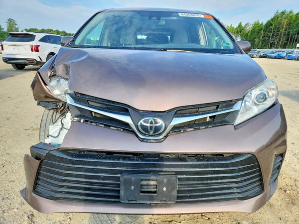 2019 TOYOTA SIENNA