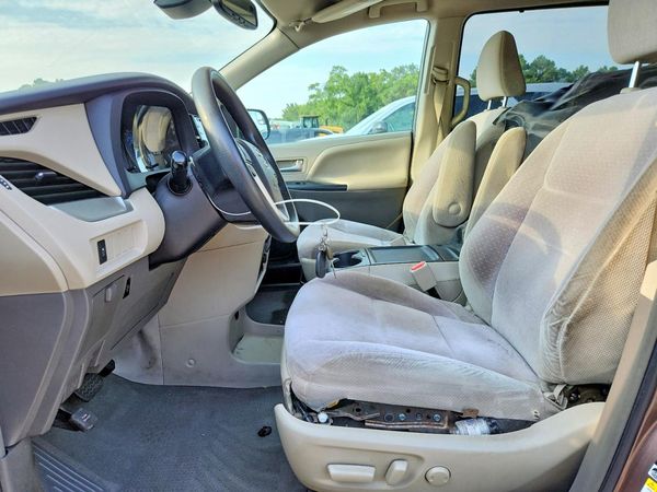 2019 TOYOTA SIENNA