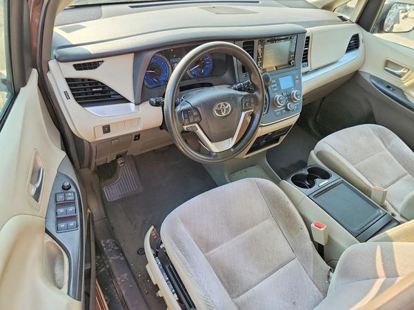 2019 TOYOTA SIENNA