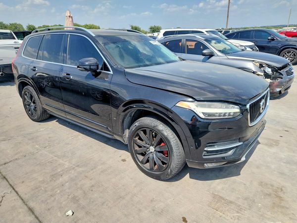 2017 VOLVO XC90 Momentum