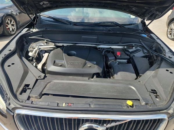 2017 VOLVO XC90 Momentum
