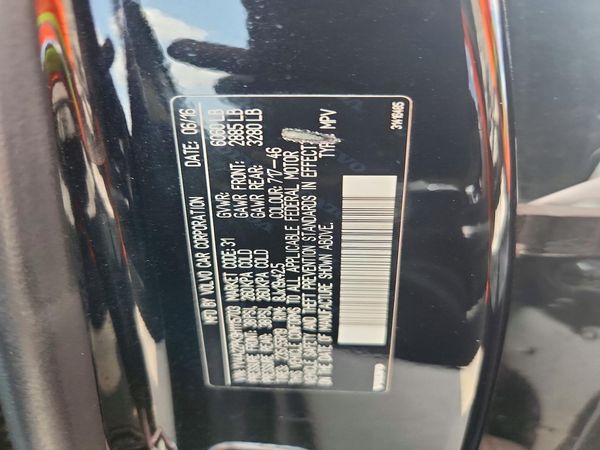 2017 VOLVO XC90 Momentum