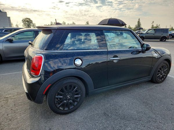 2017 MINI COOPER