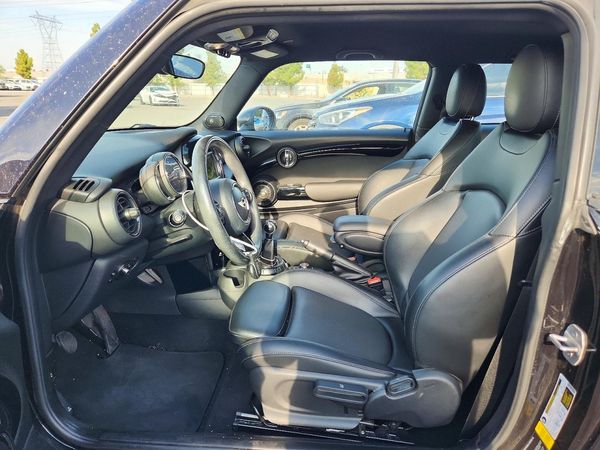 2017 MINI COOPER
