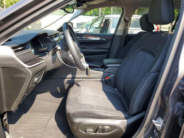 2022 JEEP GRAND CHEROKEE Laredo