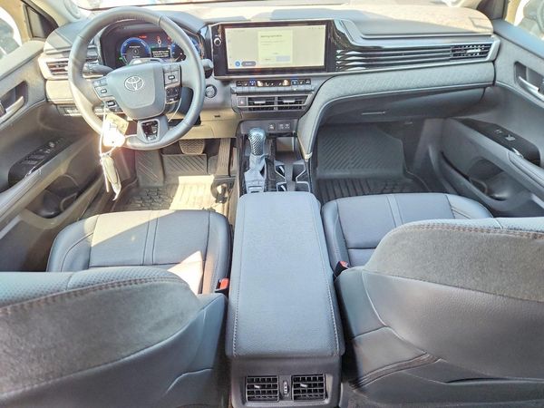 2025 TOYOTA CAMRY