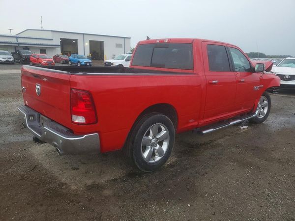2016 RAM 1500 SLT CREW CAB 4X2