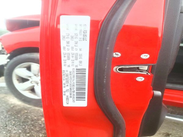 2016 RAM 1500 SLT CREW CAB 4X2