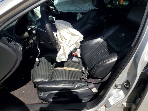2014 INFINITI Q50 — DENT