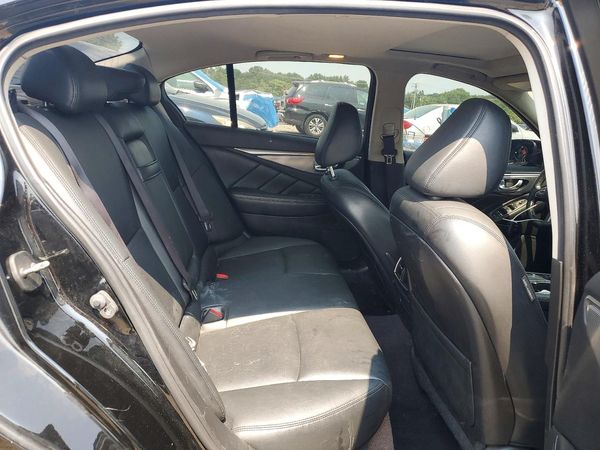 2015 INFINITI Q50